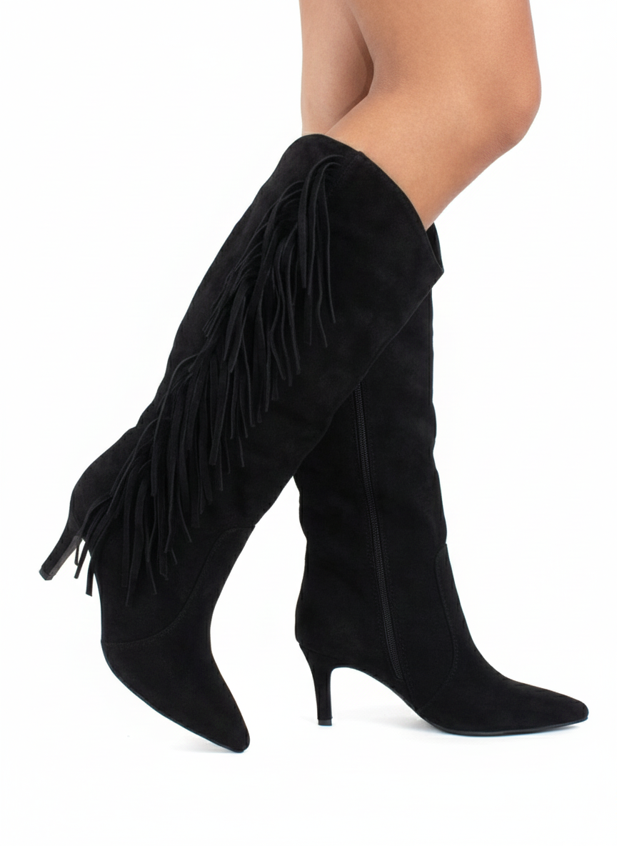 Boots with fringes